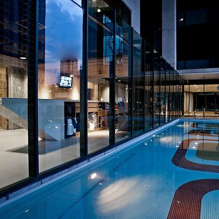 Gtower Hotel 쿠알라룸푸르 외부 사진 The pool at the hotel