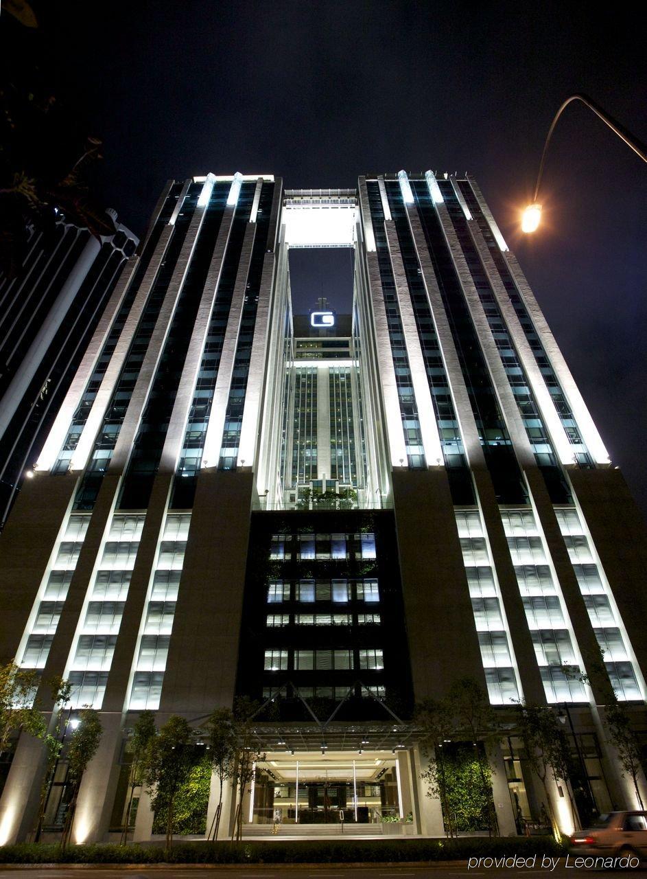 Gtower Hotel 쿠알라룸푸르 외부 사진 The hotel at night