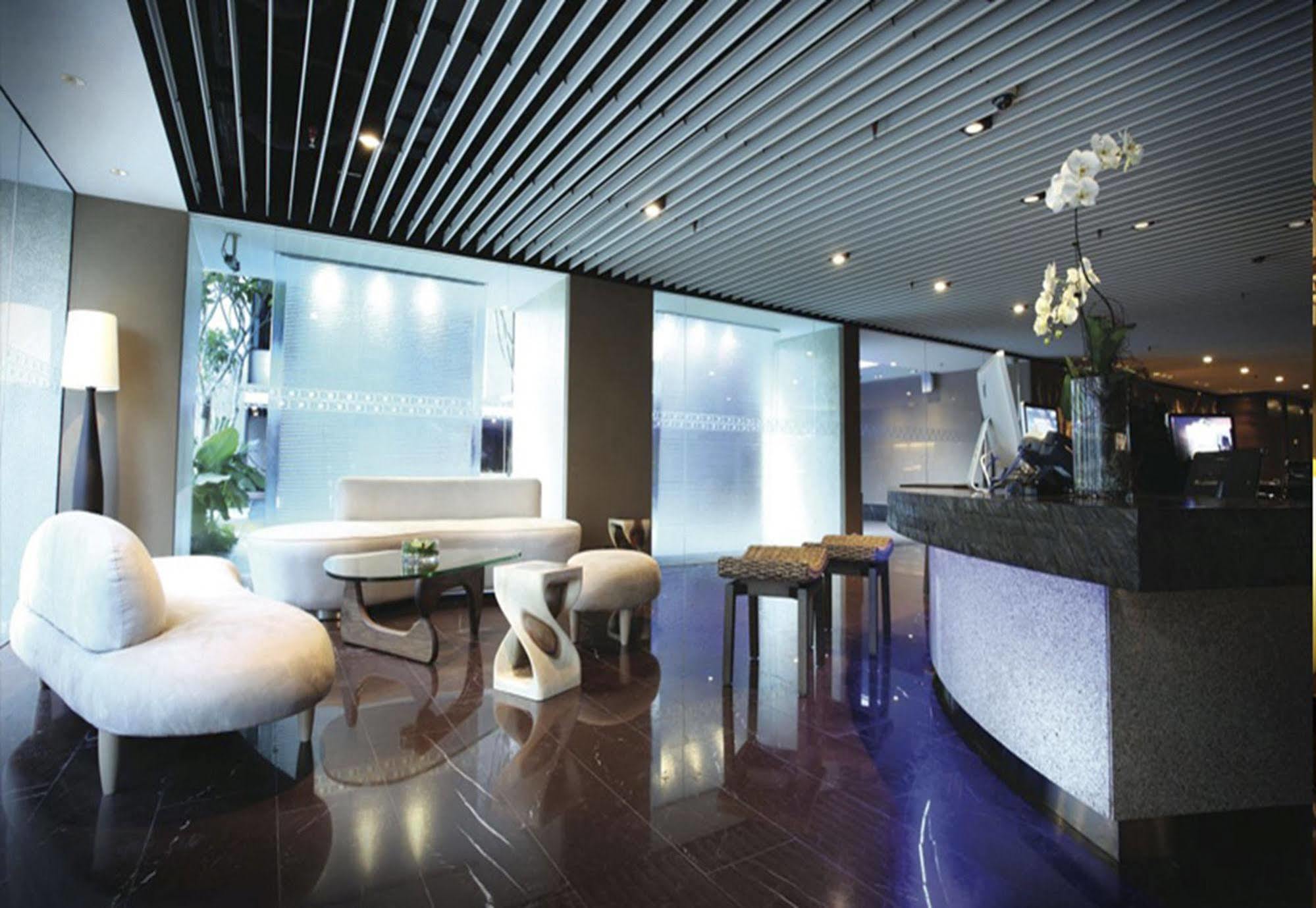 Gtower Hotel 쿠알라룸푸르 외부 사진 The interior of the lounge
