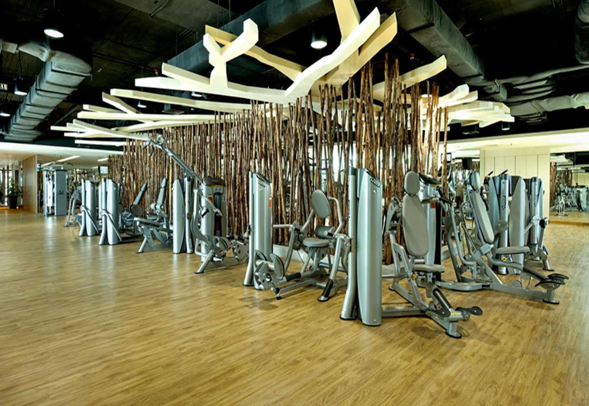 Gtower Hotel 쿠알라룸푸르 외부 사진 The gym at the Shangri-La Hotel, Kuala Lumpur