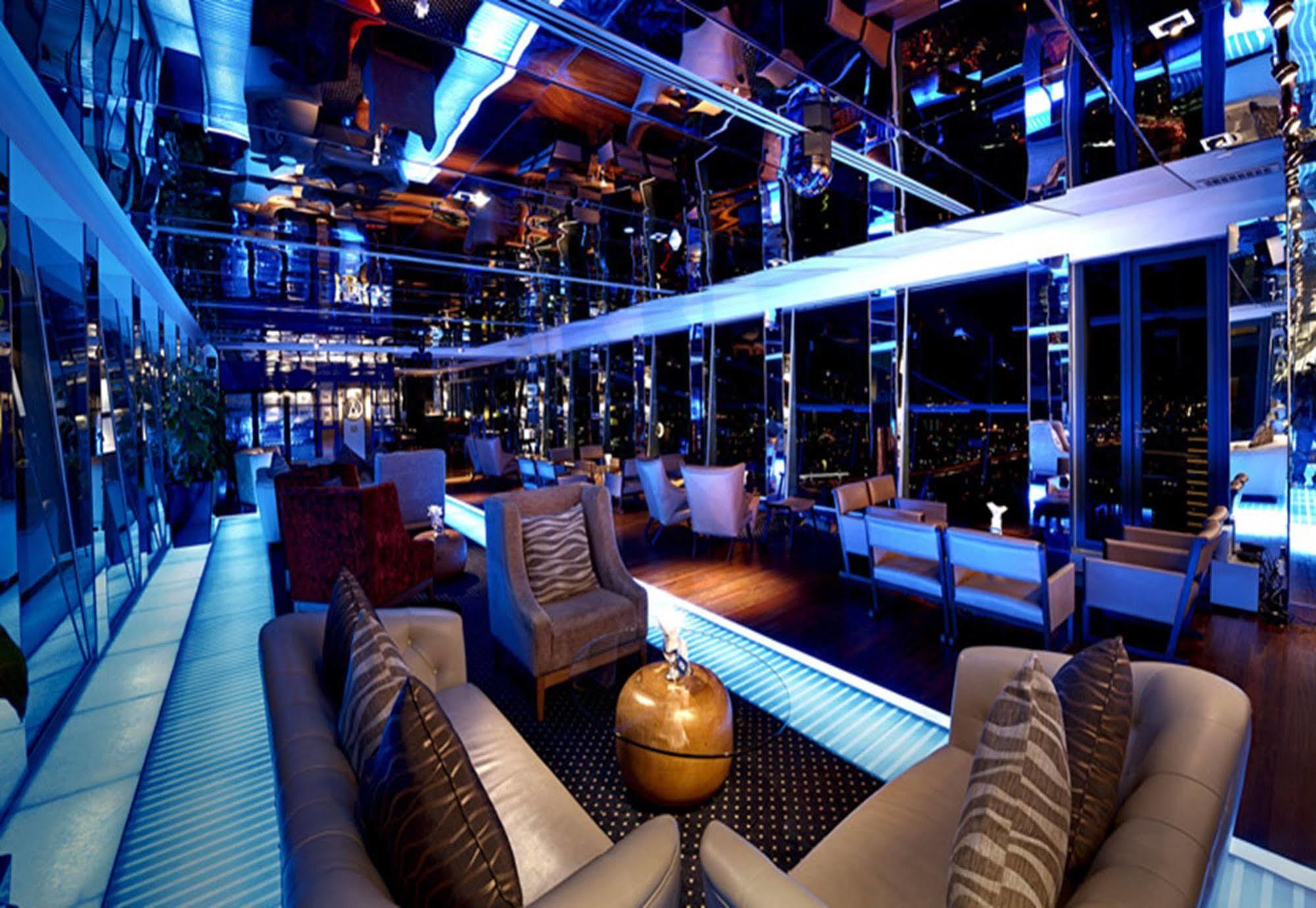 Gtower Hotel 쿠알라룸푸르 외부 사진 The interior of the bar
