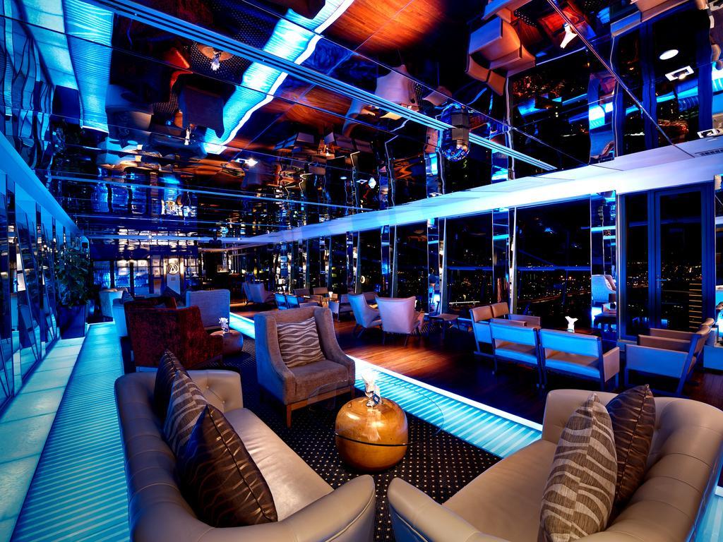 Gtower Hotel 쿠알라룸푸르 외부 사진 The interior of the bar